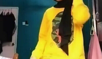 NENG TIKA Hijab Hobinya Ngocok